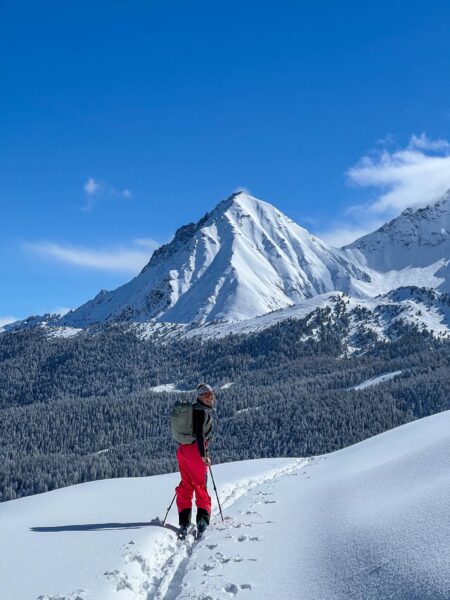 suusaseiklus mägedes seiklusreisil