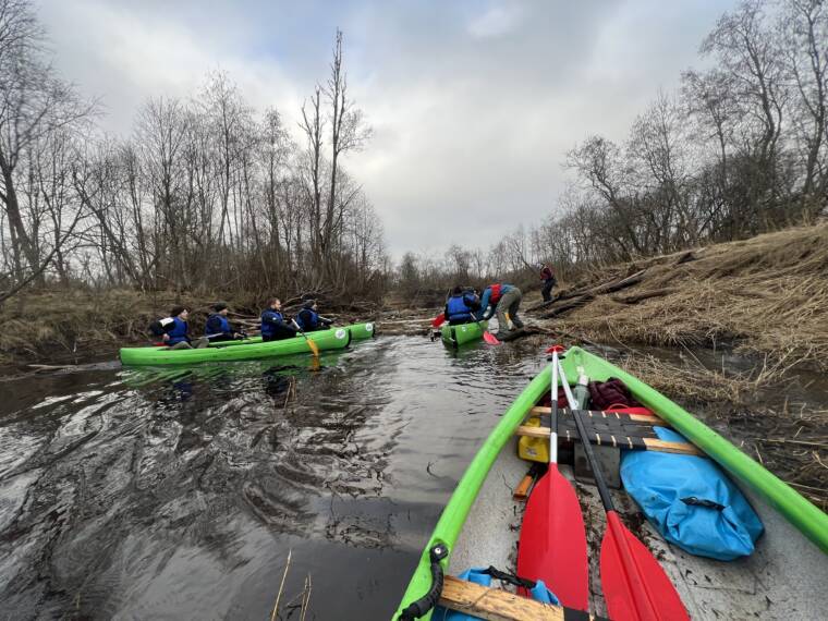 Tiina praktika kanuumatkal